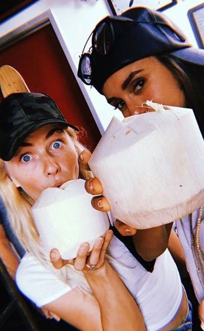 Julianne Hough, Nina Dobrev